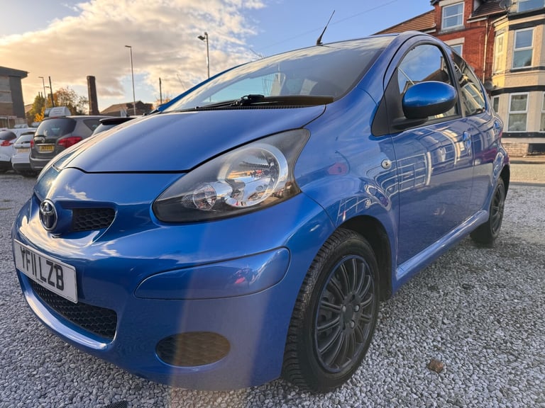 2011 Toyota AYGO 1.0 VVT-i Blue 5dr HATCHBACK Petrol Manual