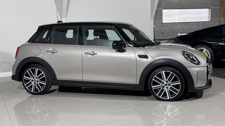 2023 MINI Hatch 1.5 Cooper Exclusive 5dr Auto [Comfort/Nav Pack] HATCHBACK PETROL Automatic