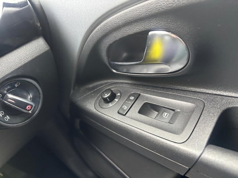 VOLKSWAGEN UP 1.0 High up! 2013