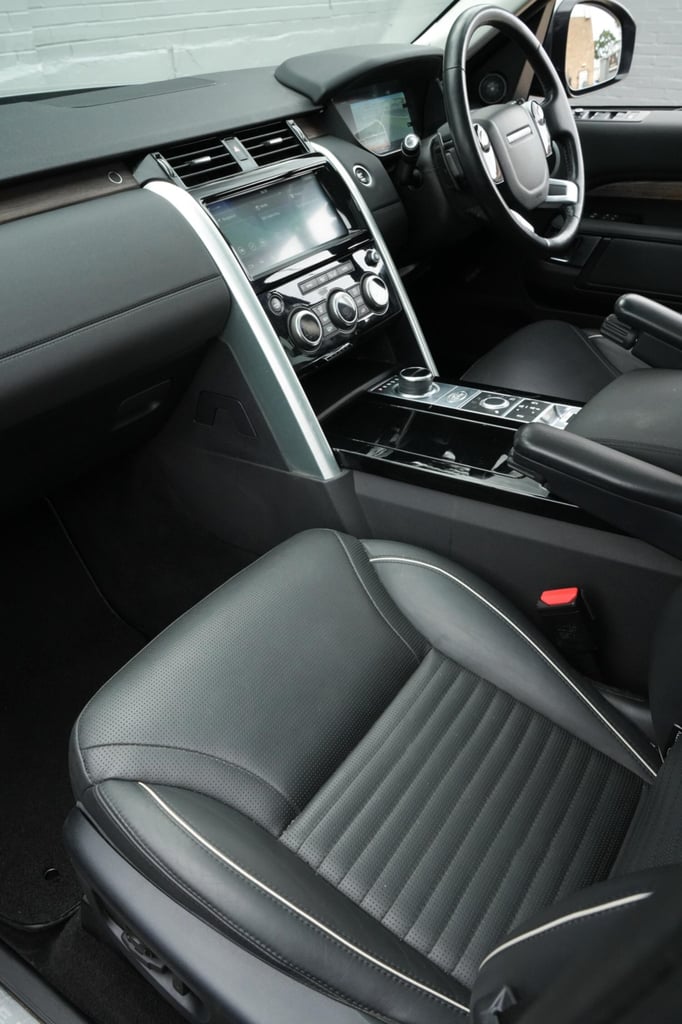 2019 Land Rover Discovery 3.0 SD V6 HSE Auto 4WD Euro 6 (s/s) 5dr ESTATE Diesel Automatic