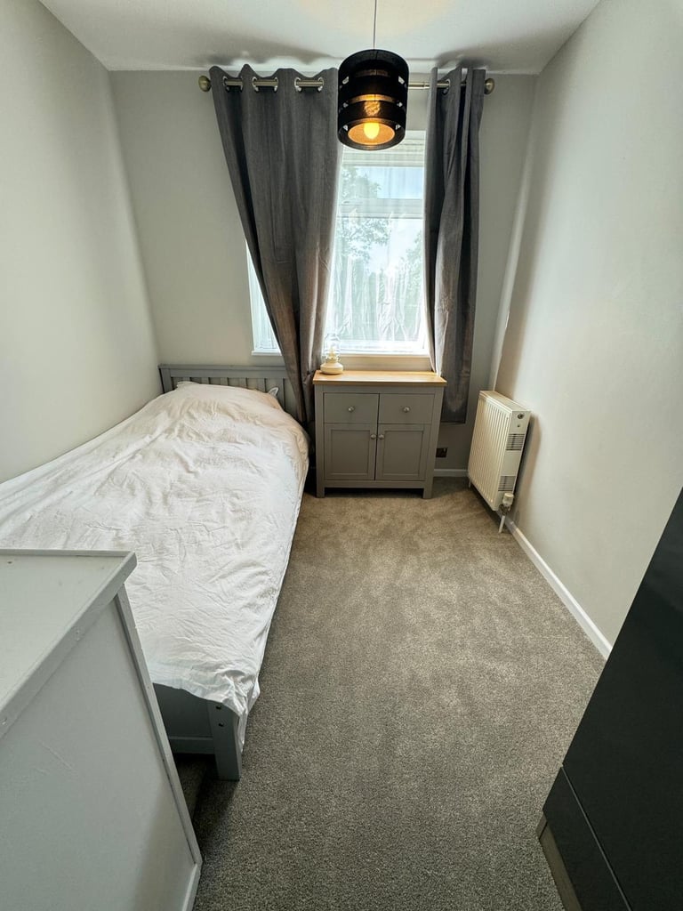 3 bed detached house to rent