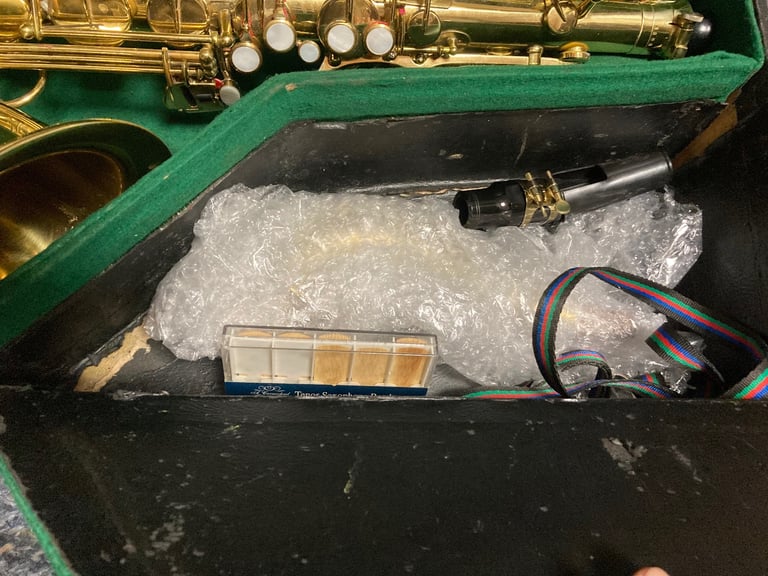 Tenor sax Mark VI copy, plays great !