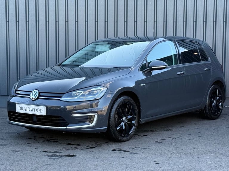 image for 2019 Volkswagen Golf 35.8kWh e-Golf Hatchback 5dr Electric Auto (136 ps) Hatchback ELECTRIC Autom...