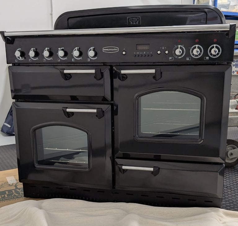 Rangemaster Classic Dual Fuel Cooker in Black 
