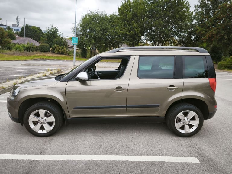 2014 SKODA YETI 1.6 TDI SE - GREENLINE - HPI CLEAR - £35 TAX - 2 PREVIOUS OWNERS