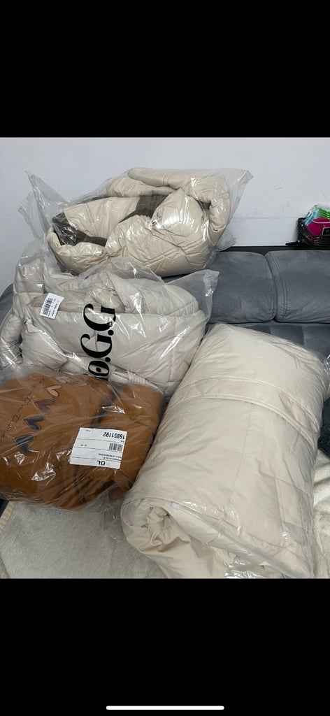 Woman coats 🧥 