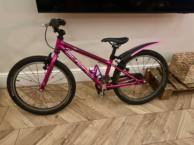 image for Isla bike pink 20’ wheels