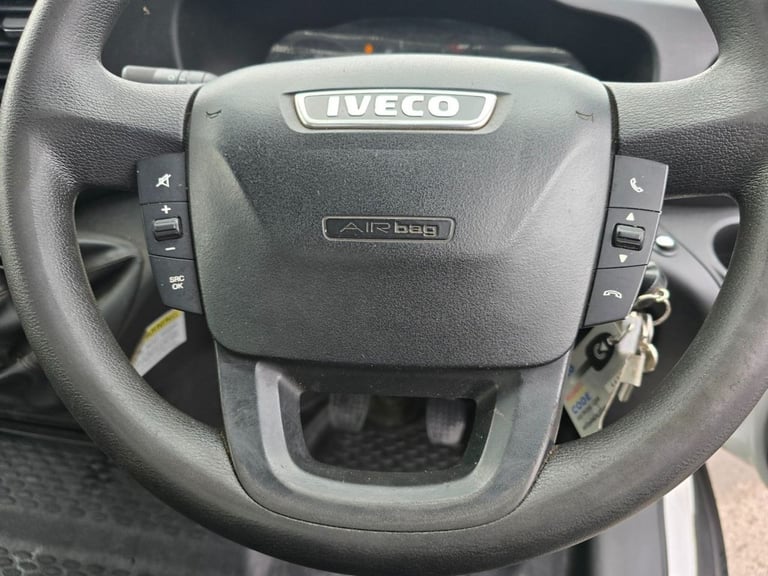 2019 Iveco Daily 3.0D HPI 65C caged Tipper in white, 45,000 miles, 1 owner, Euro 6 ULEZ, 6-s TIPP...