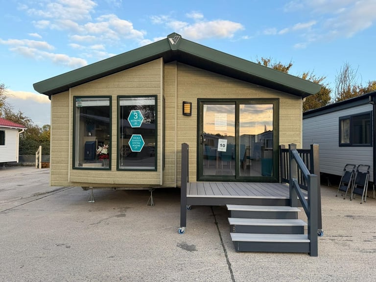 3 Bed Twin Lodge 40x20 – Off Site – Willerby – High Spec – Self Build, Farms