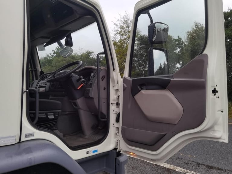 2022 DAF LF 260 4X2 with 28ft GRP Box