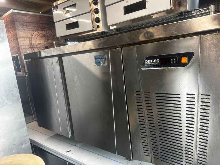 Commercial fridges freezes undercounter fridge cafe shop restaurant 