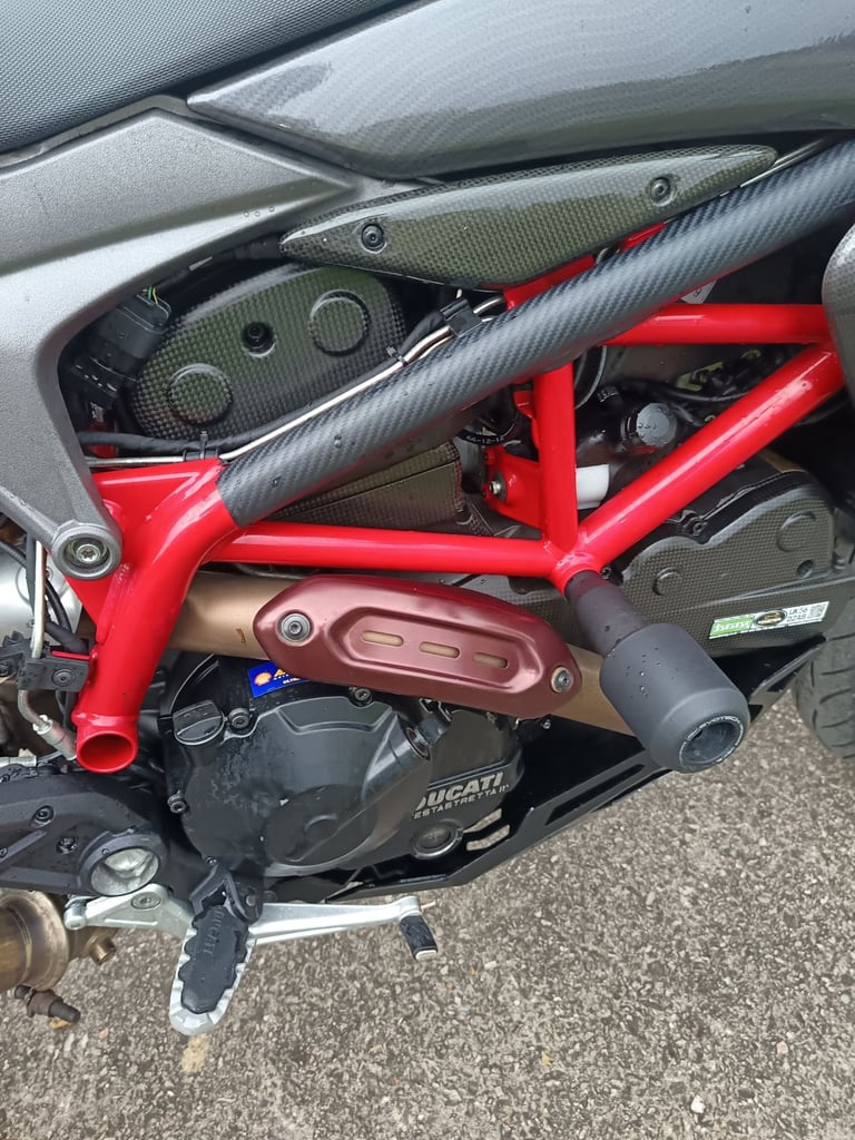 Ducati hypermotard 821 sp