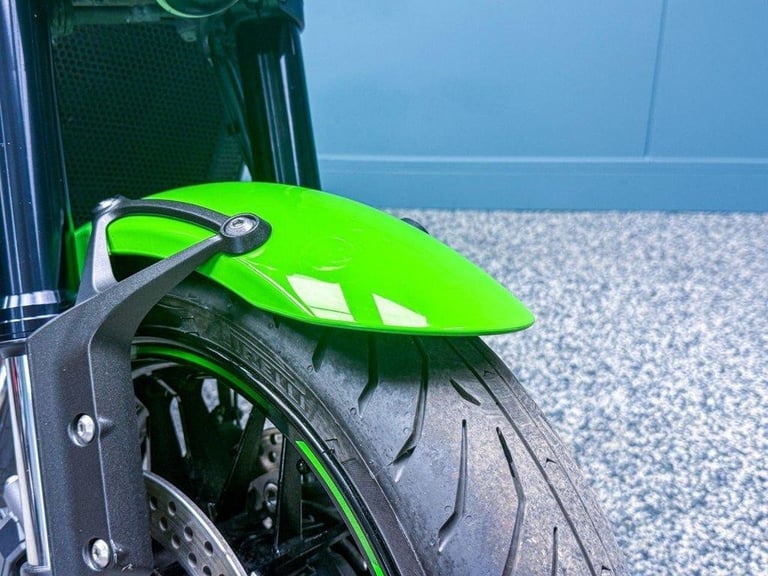 2018 18 KAWASAKI Z900 RS RS CAFE 900 SUPERNAKED - LOW MILES - MODERN CLASSIC