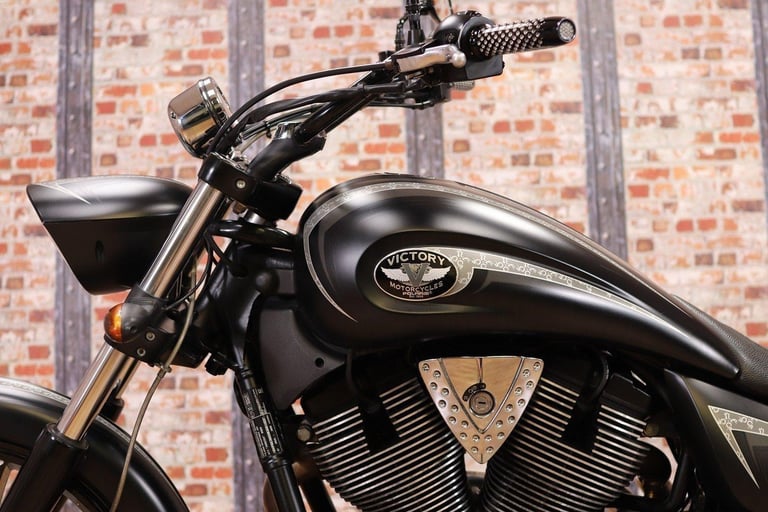 2012 VICTORY VEGAS ZACH NESS LIMITED EDITION - 17,009 MILES - MSR EXHAUST!