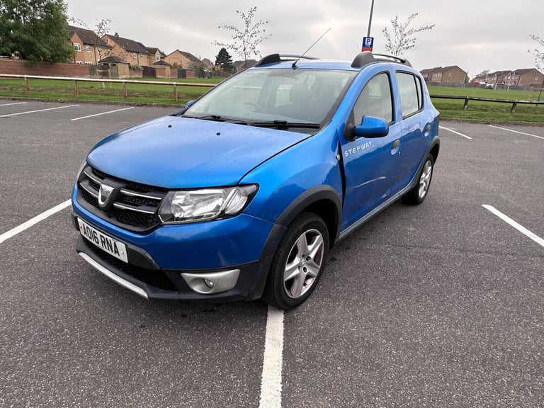 2016 Dacia Sandero Stepway 4x4 1.5 DCI diesel, £20 tax, 12m MOT, not kia ford Renault 