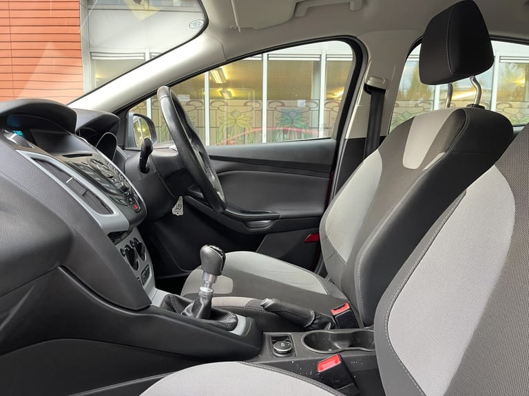 2014 Ford Focus 1.0 125 EcoBoost Zetec 5dr HATCHBACK Petrol Manual
