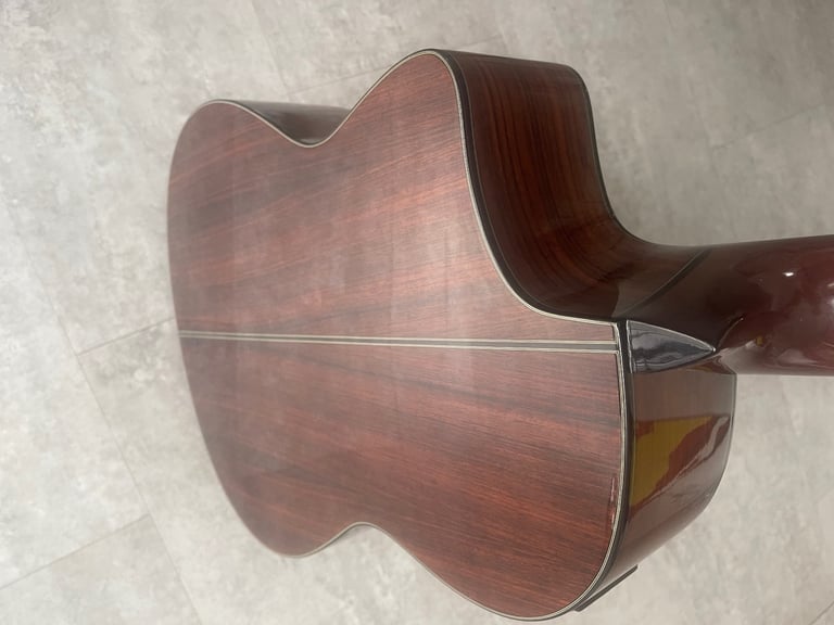 Washburn C104 SCE classical electric acoustic guitar