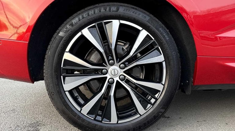 2024 Volvo XC60 Ultimate, B5 AWD Mild hybrid, Petrol, Dark ESTATE Petrol/Electric Hybrid Automatic