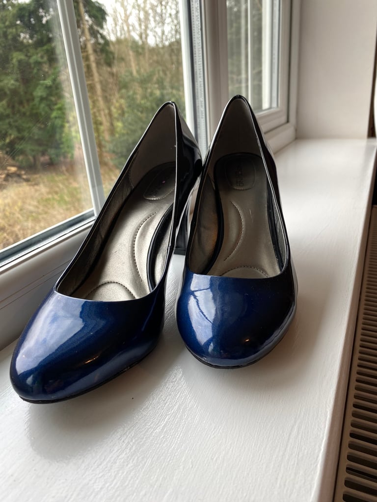 Black court shoes size 6 hotsell