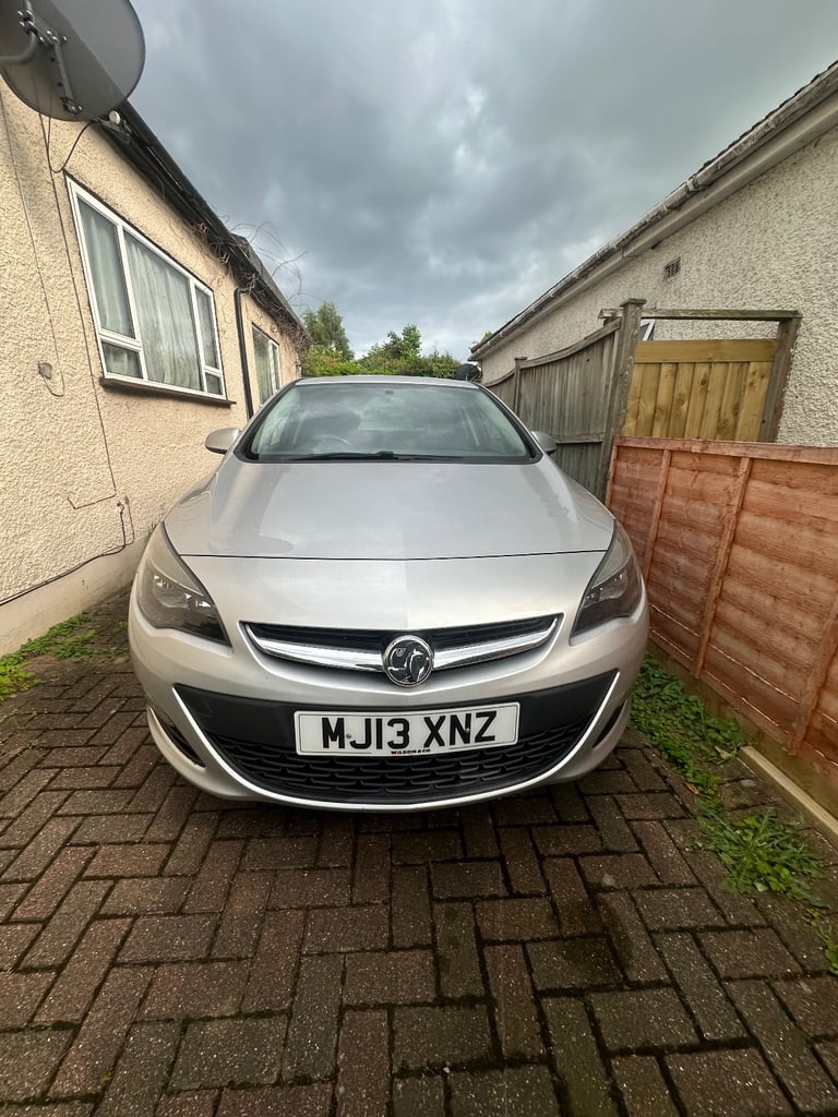Vauxhall, ASTRA, Hatchback, 2013, Manual, 1398 (cc), 5 doors