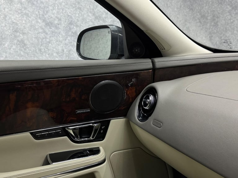 2014 Jaguar XJ 3.0d V6 Premium Luxury Auto Euro 5 (s/s) 4dr SALOON Diesel Automatic