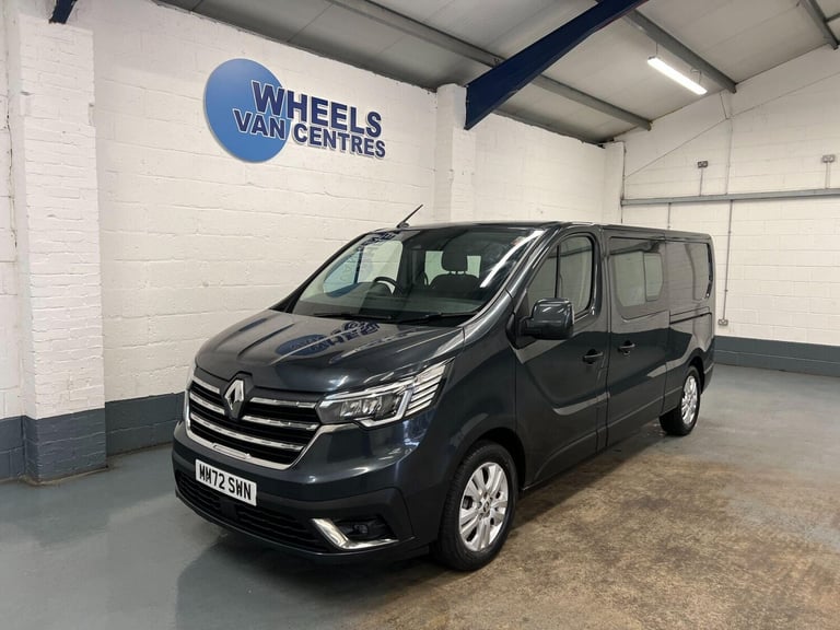 2023 Renault Trafic 2.0 dCi Blue LL30 Sport Crew Van L2 H1 Euro 6 (s/s) 6dr Combi Van Diesel Manual
