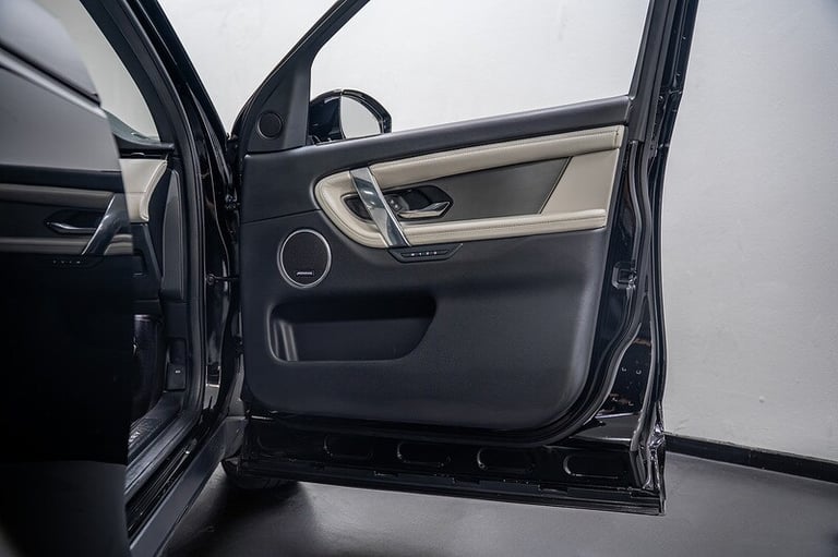 2024 Land Rover Discovery Sport P300e Dynamic HSE SUV HYBRID Automatic