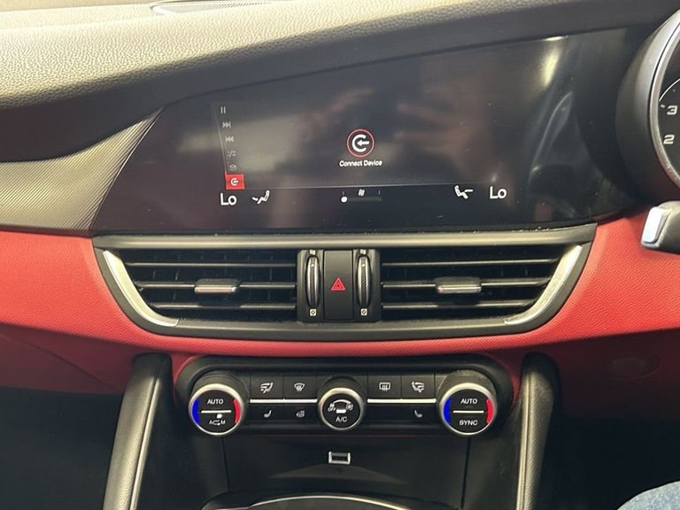 2018 Alfa Romeo Giulia 2.0T Veloce Saloon 4dr Petrol Auto Euro 6 (s/s) (280 ps) Saloon Petrol Aut...