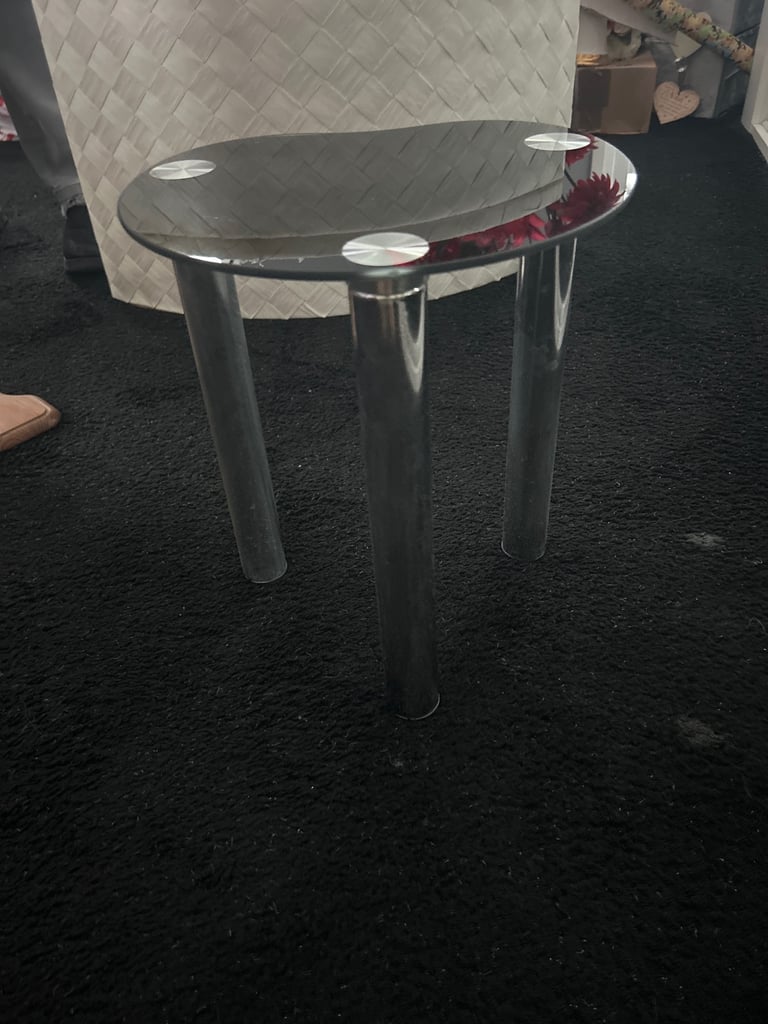 Small table 