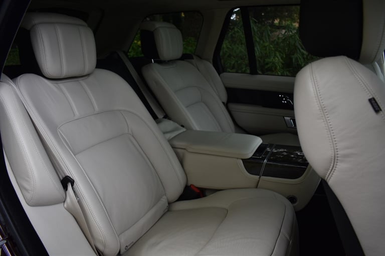 2019 Land Rover Range Rover V8 AUTOBIOGRAPHY+Top of the range model! Estate Petrol Automatic
