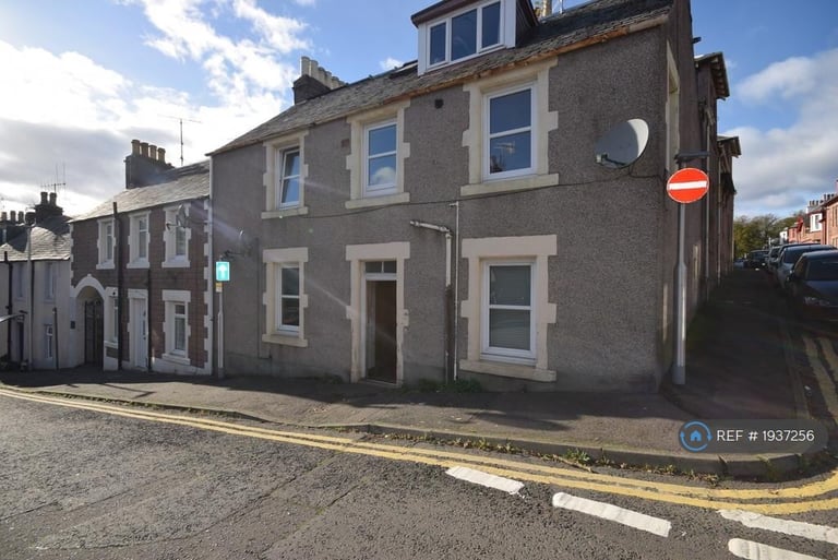 1 bedroom flat in Mitchell Street, Crieff, PH7 (1 bed) (#1937256)