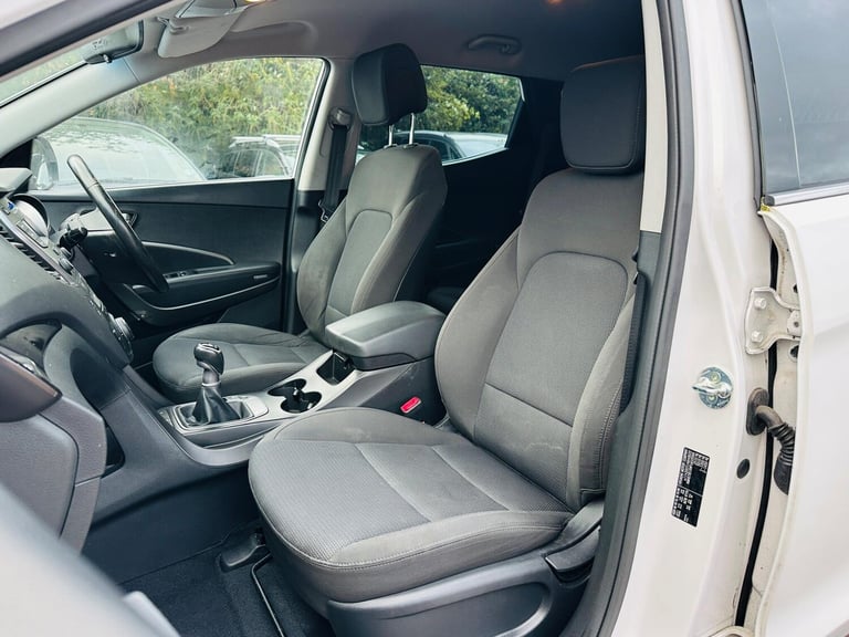 2016 Hyundai Santa Fe 2.2 CRDi SE 4WD Euro 5 5dr (5 seat) ESTATE Diesel Manual