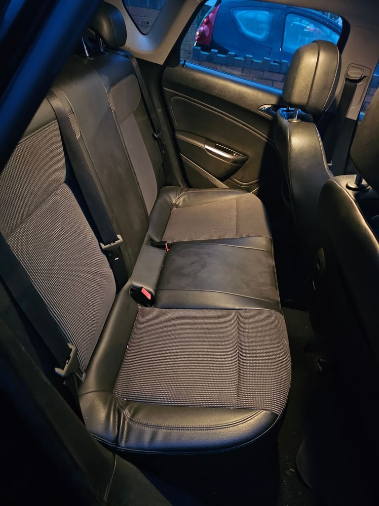 Vauxhall, ASTRA, Hatchback, 2010, Manual, 1598 (cc), 5 doors