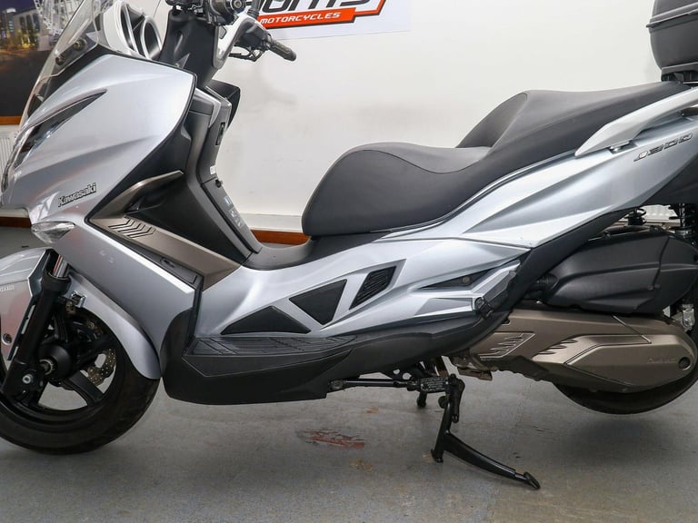 2015, '15 reg. Kawasaki J300 Special Edition ABS Scooter. 3,548 MILES. £2,995