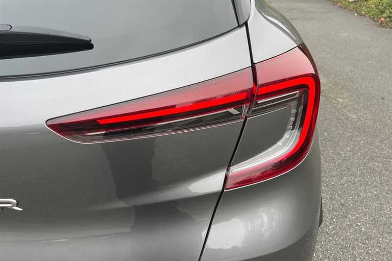 2021 Renault Captur 1.3 TCe (140 PS) Iconic 5 Door Petrol SUV Automatic SUV Petrol Automatic