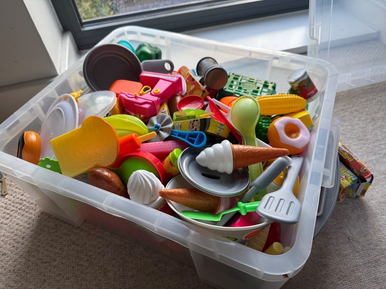 Kids toys kitchen with kitchen toy accessories 
