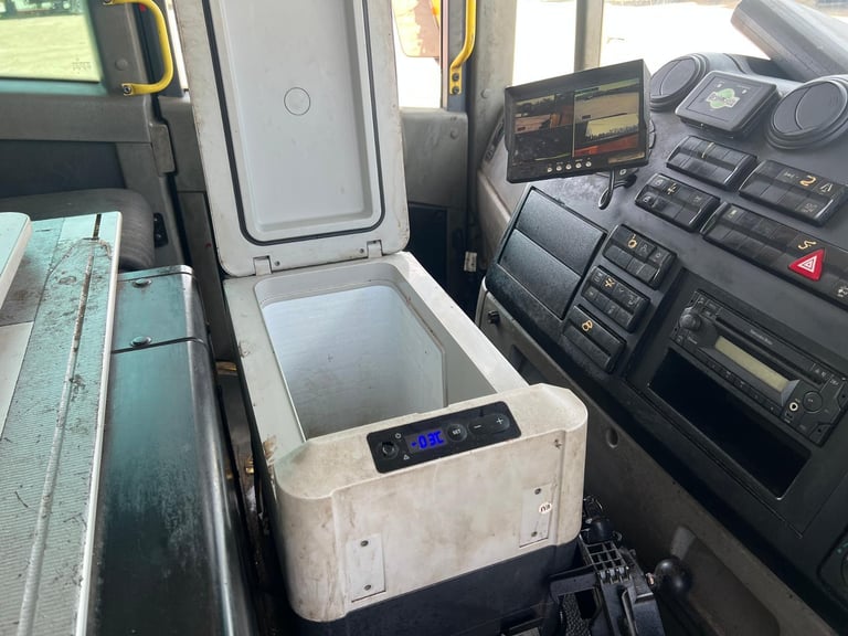 Mercedes-Benz ECONIC 1830 