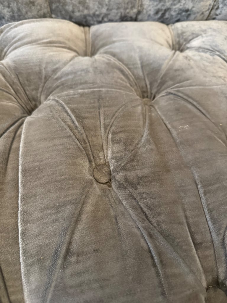Chesterfield sofa 
