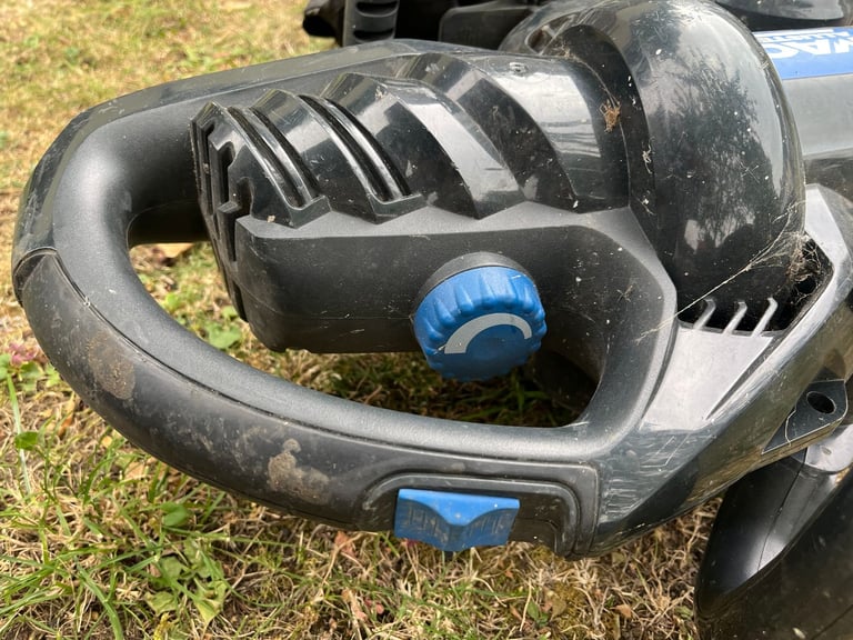 MAC Allister MBV3000 leaf blower and vacuum