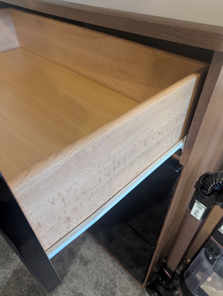 Bedroom Set Chest of Drawers and Bedside Table