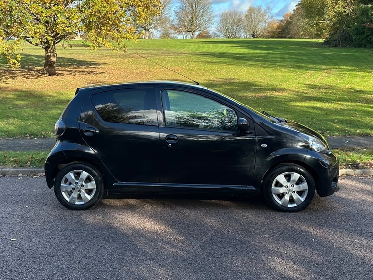 Toyota, AYGO, Hatchback, 2014, Manual, 998 (cc), 5 doors