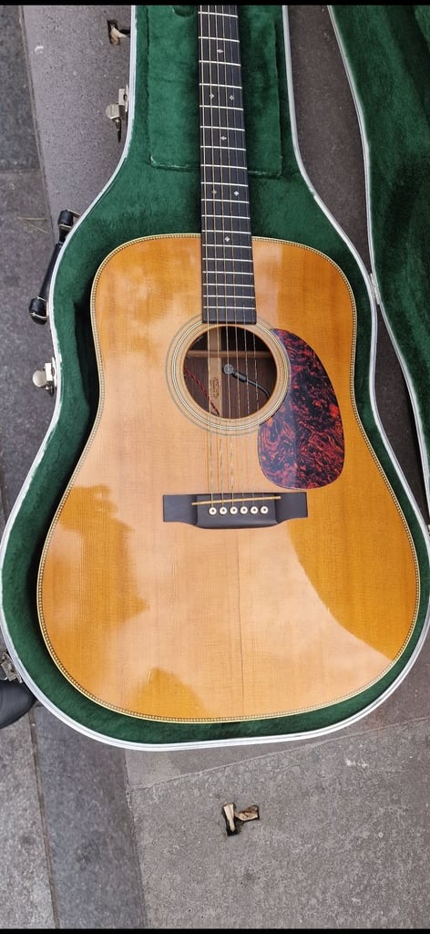 Martin HD28V  2004