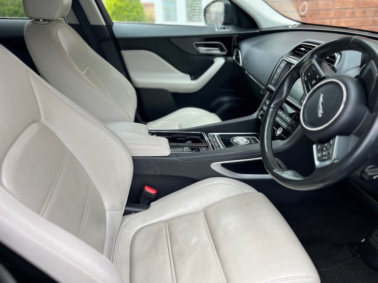 Jaguar, F-PACE, Estate, 2017, Other, 1999 (cc), 5 doors