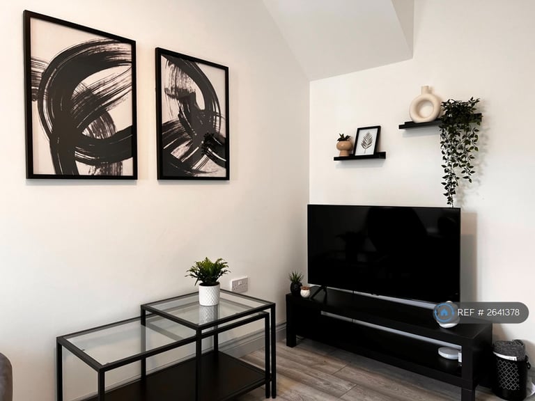 1 bedroom in Warwick Street, Leicester, LE3 (#2641378)