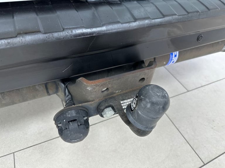 2015 Renault Trafic 1.6 dCi 27 Business camper conversion, 6 seats 5dr Diesel Manual SWB Standa C...