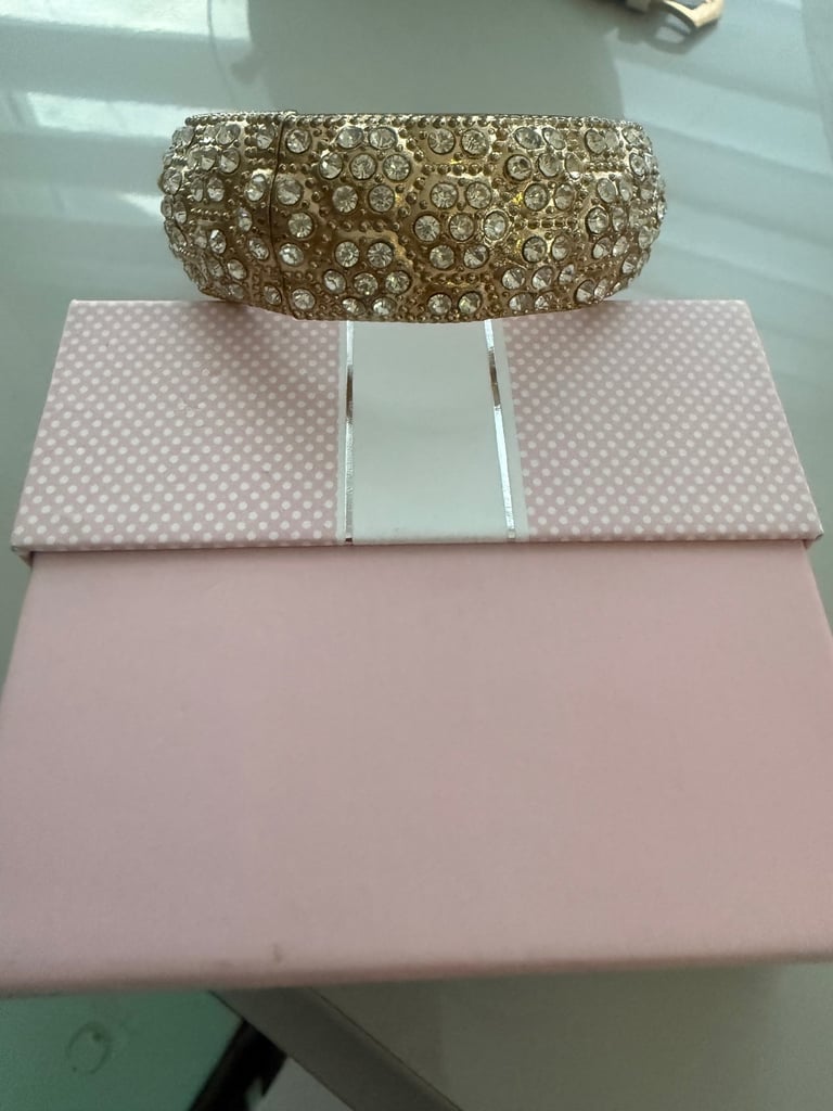 image for Gold plated bangle 