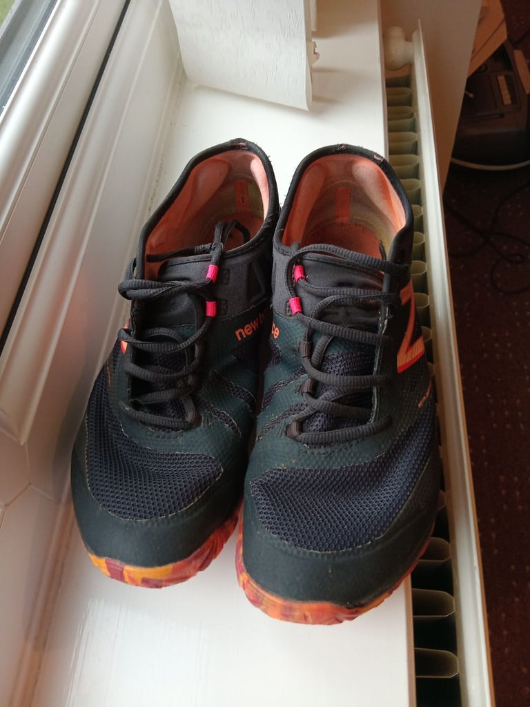 image for New Balance minimus trainers 