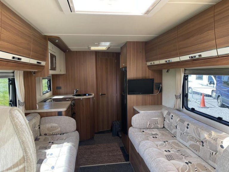 Elddis Majestic 275
