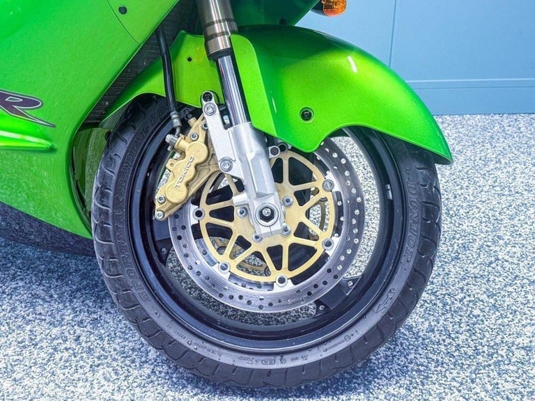 2000 W KAWASAKI ZX-12R NINJA 1199CC - 4820 MILES - ONE OWNER - COLLECTOR BIKE