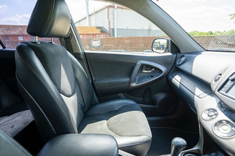 2012 Toyota RAV4 2.2 D-CAT SR SUV 5dr Diesel Auto 4WD Euro 5 (150 ps) ESTATE Diesel Automatic